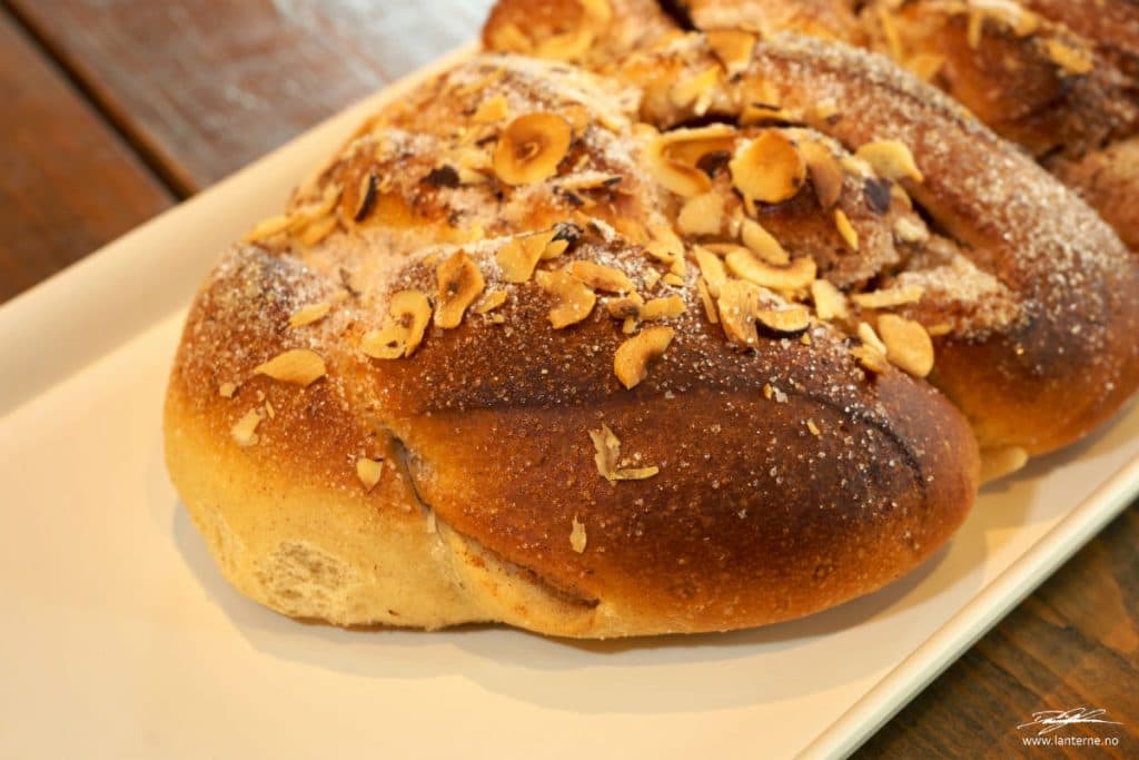 Bakverk fra Dampbageriet — produktfoto av matvarer